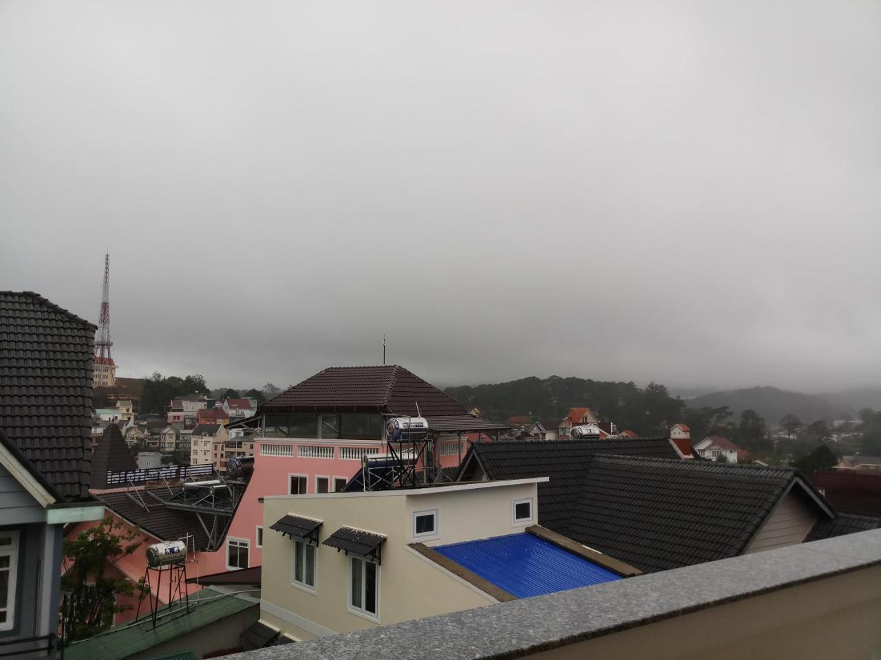 Strawberry Hotel Dalat Exteriör bild